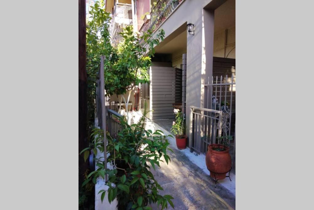 "Amelie" - Kalamata Centre Family Apartment Экстерьер фото